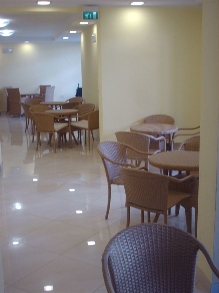 Hotel Esperia Cattolica Exterior photo